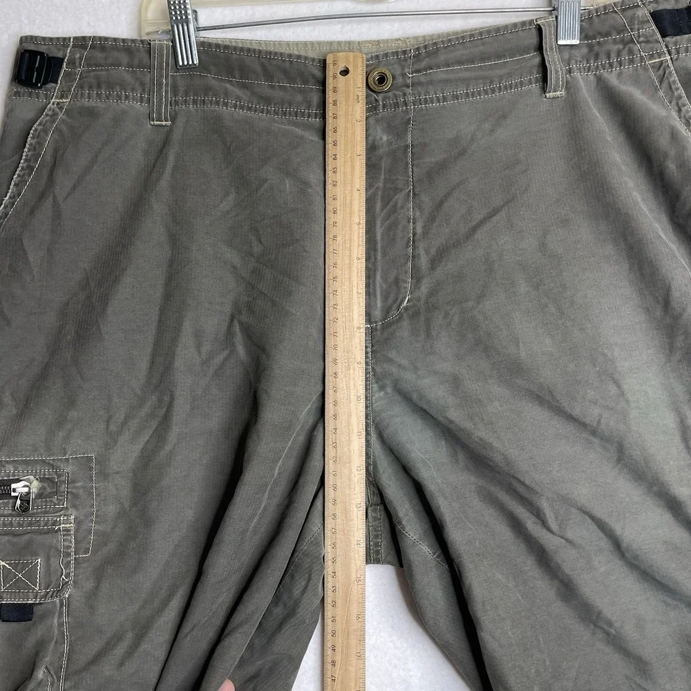 KUHL Climbing And Hiking Cargo Shorts Size XXL 40x12 Brown Outdoor Baggy 00s